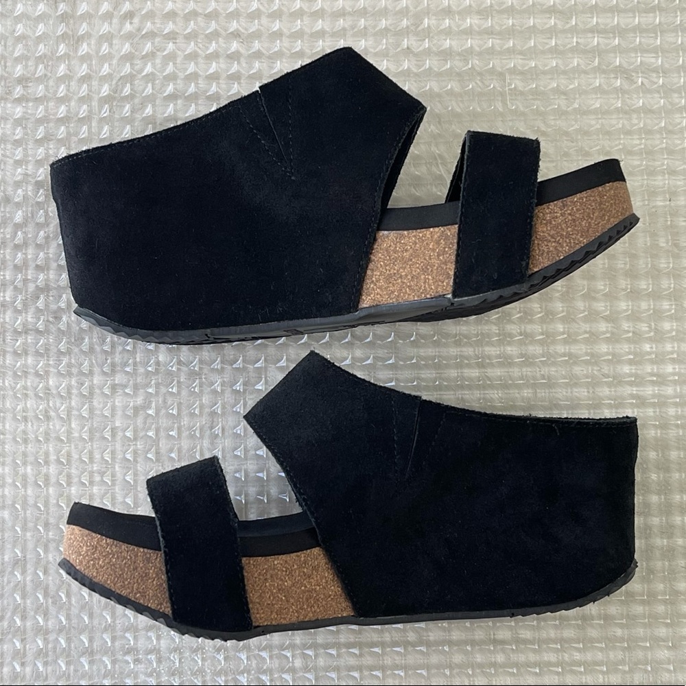 Wedge Platform Black Leather Suede Sandals by Volatile - Size 6 august Comfort